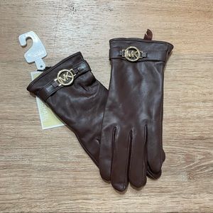NWT Michael Kors brown leather gloves with touch tip